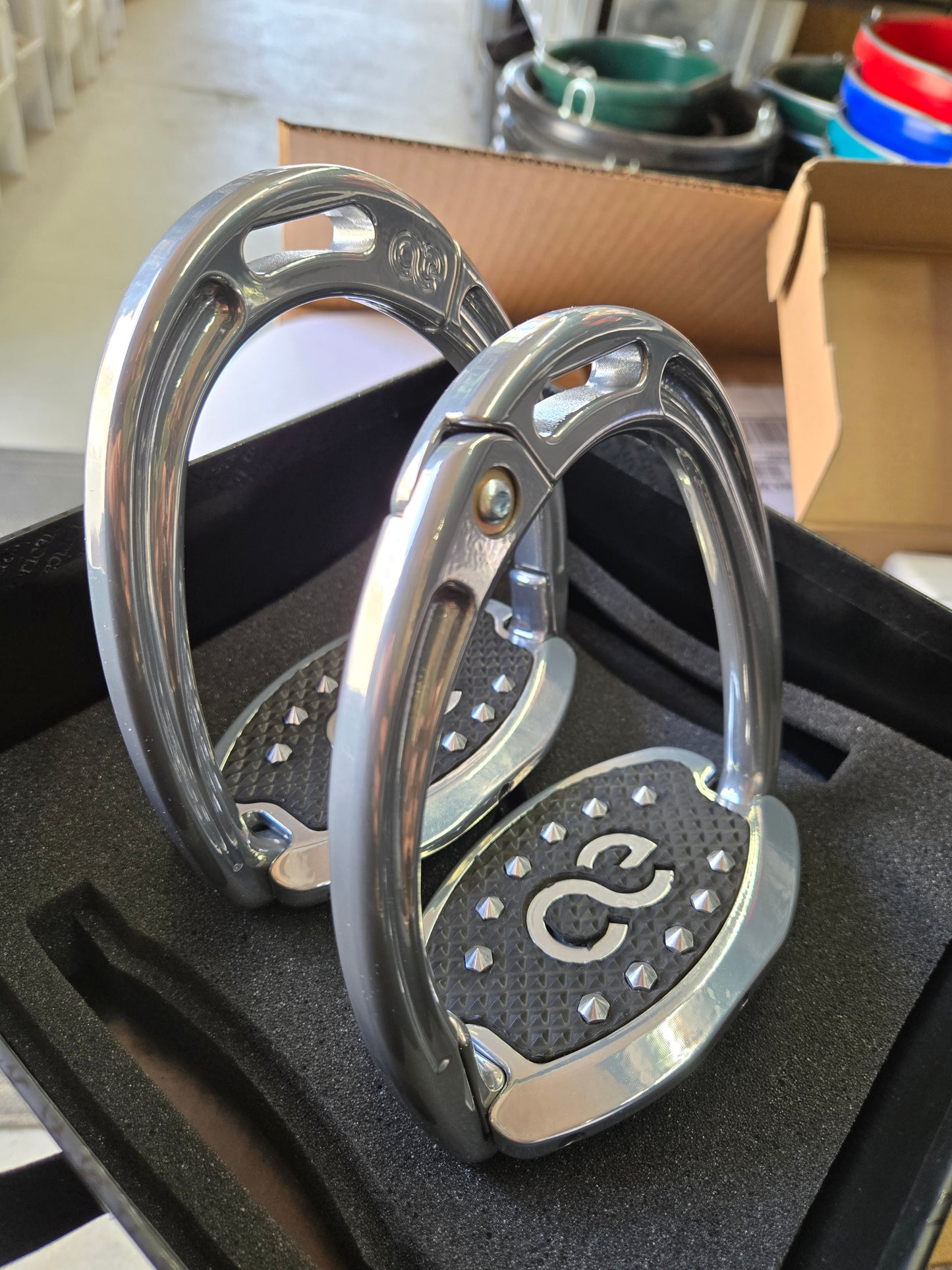 Elite "Escape" Safety Stirrups SLANT10 Edition